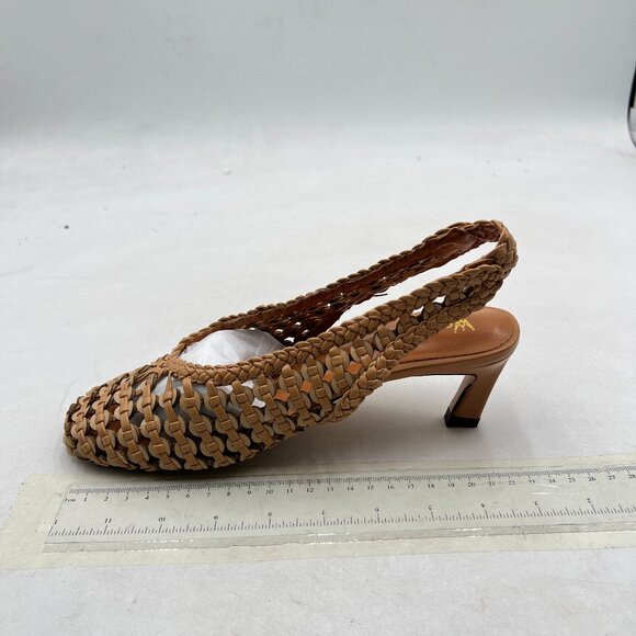 Elegant Tan Woven Sandals - Picture 2 of 8
